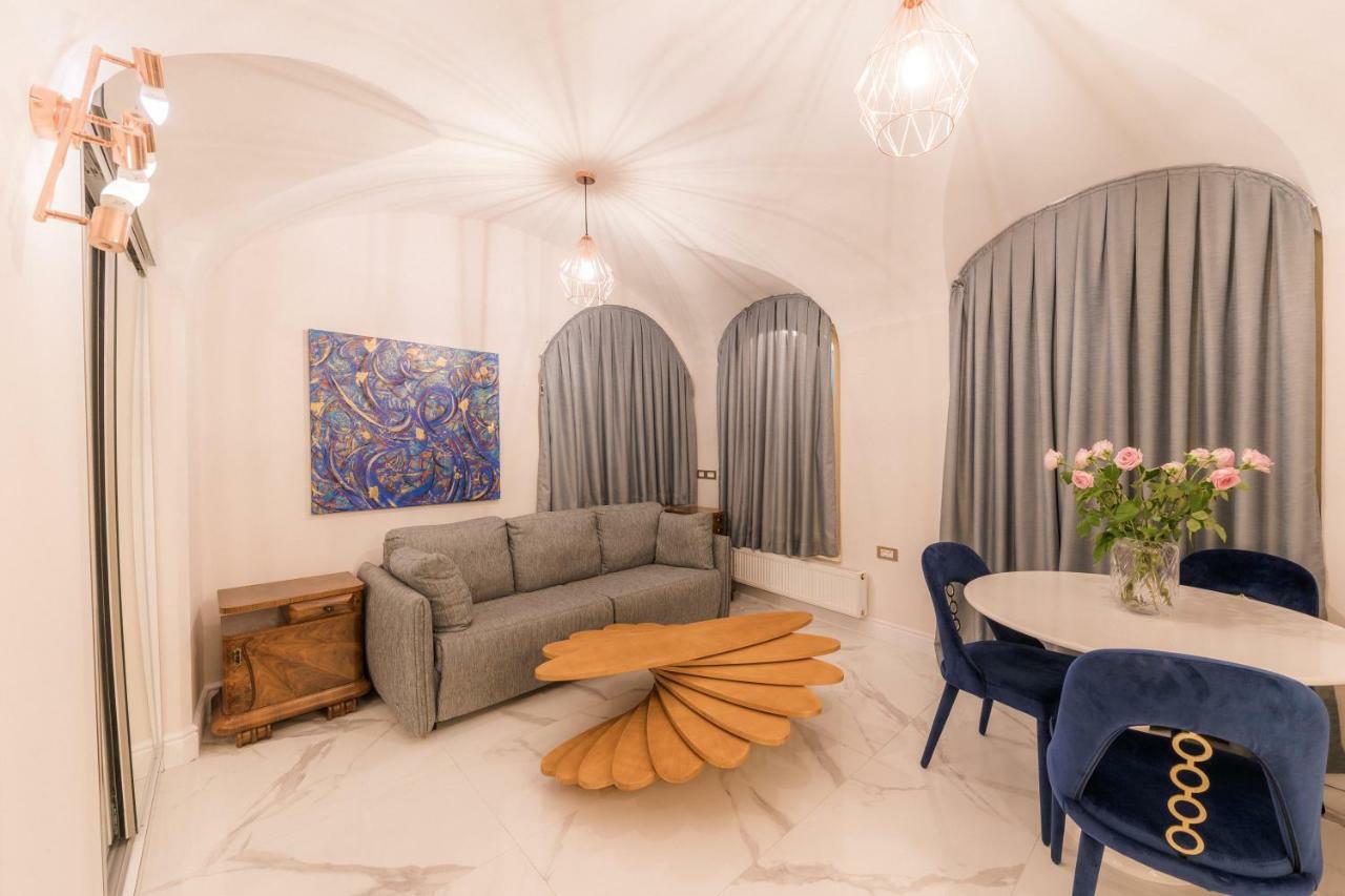 Apartma Ab - The