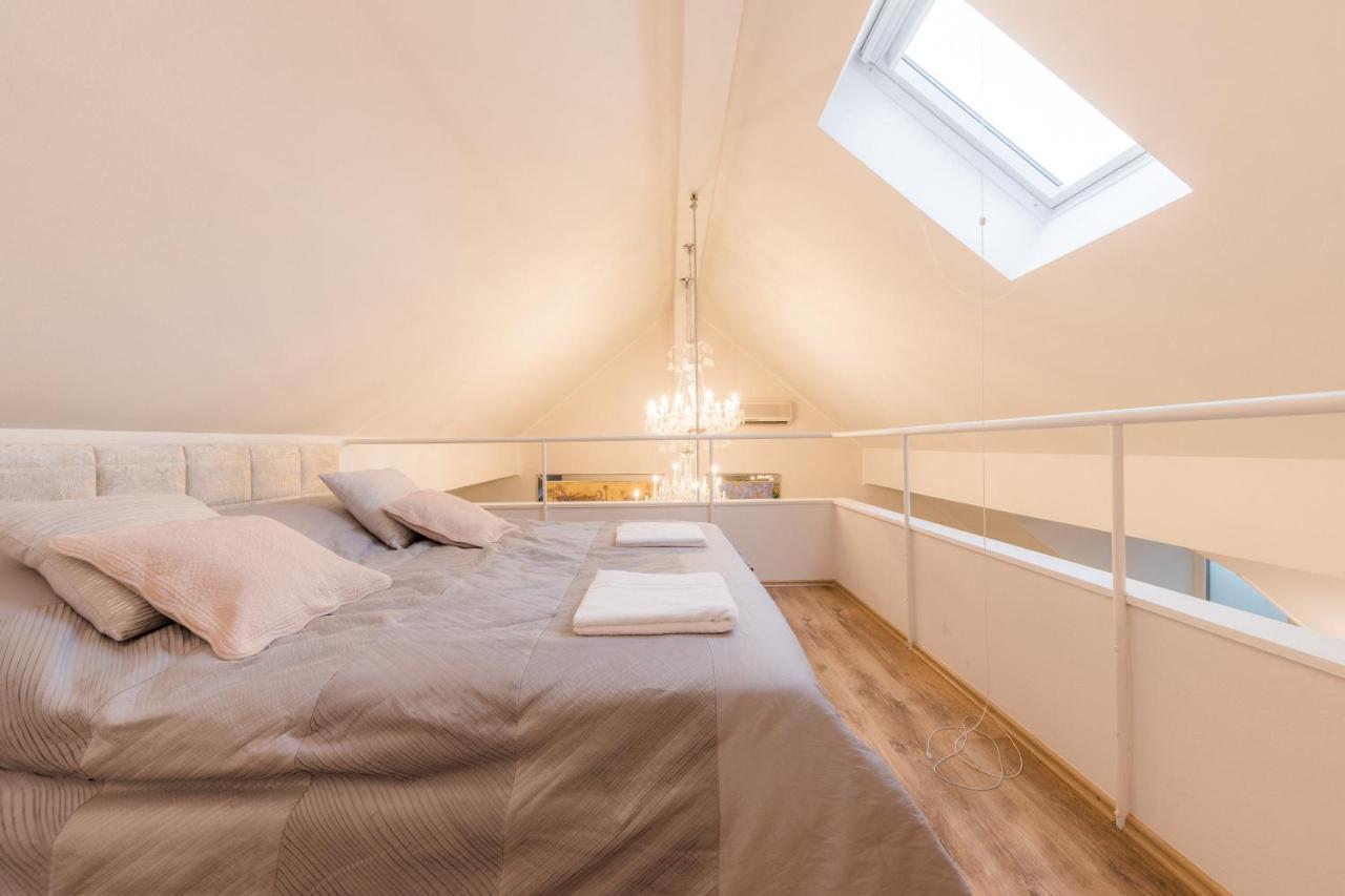 Apartma Ab - The